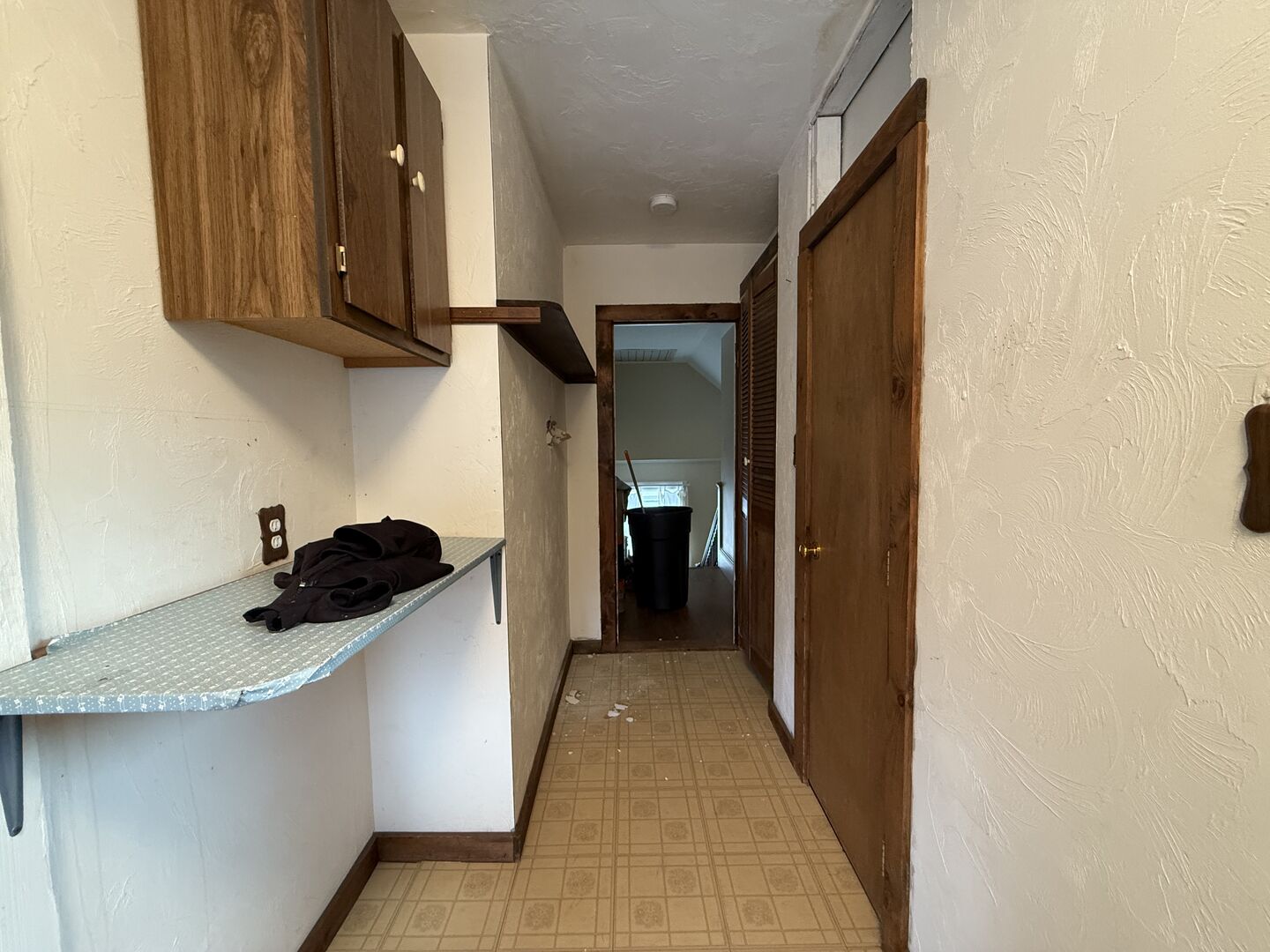 Old bathroom in Newton, MA before the full bathroom remodel